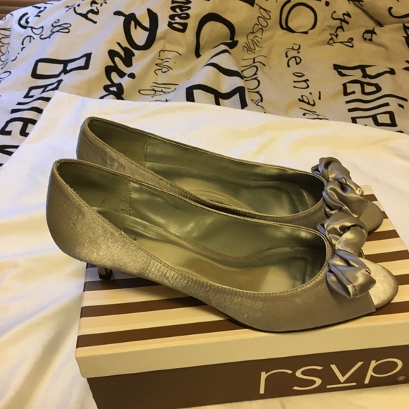 Cute satin gray peek toe shoes - Picture 4 of 5